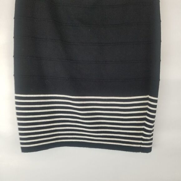 MAX STUDIIO STRETCH KNIT STRIPED SKIRT. SIZE S. BLACK WHITE. - Picture 4 of 9